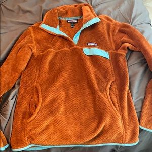 Women’s Patagonia fleece rust and mint